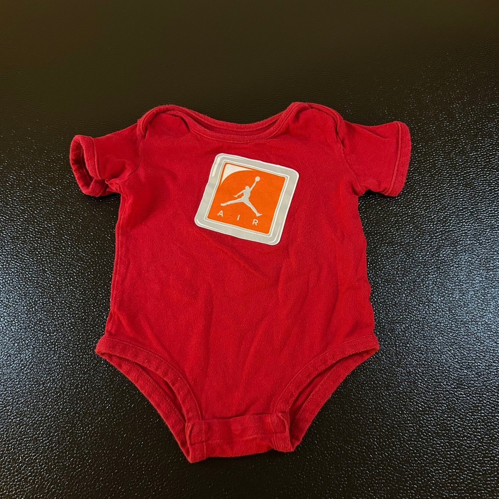 Nike Jordan Air Jumpman Bodysuit Red Short Sleeve Baby Onesie 6-9M